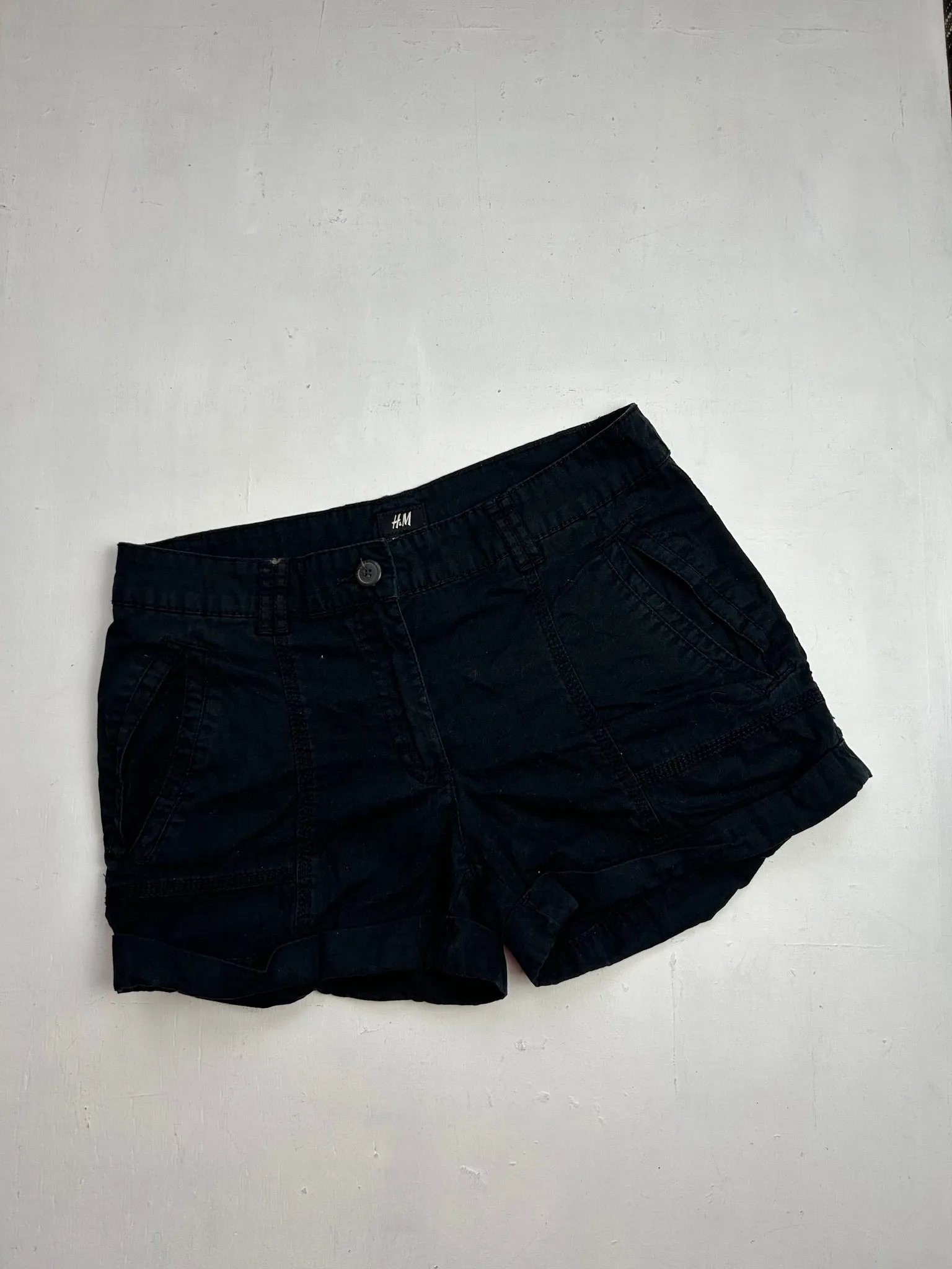 Black cotton mid  rise mini short (S)