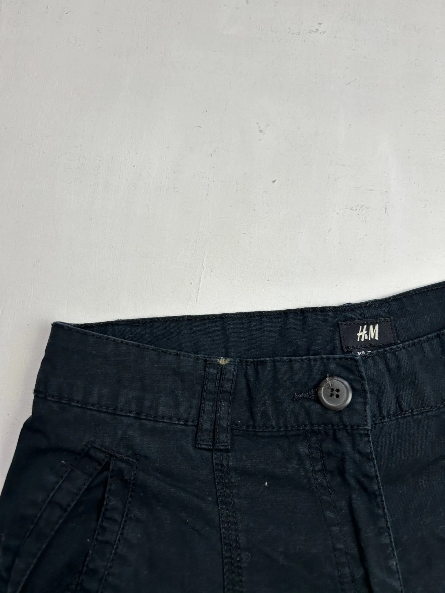 Black cotton mid  rise mini short (S)