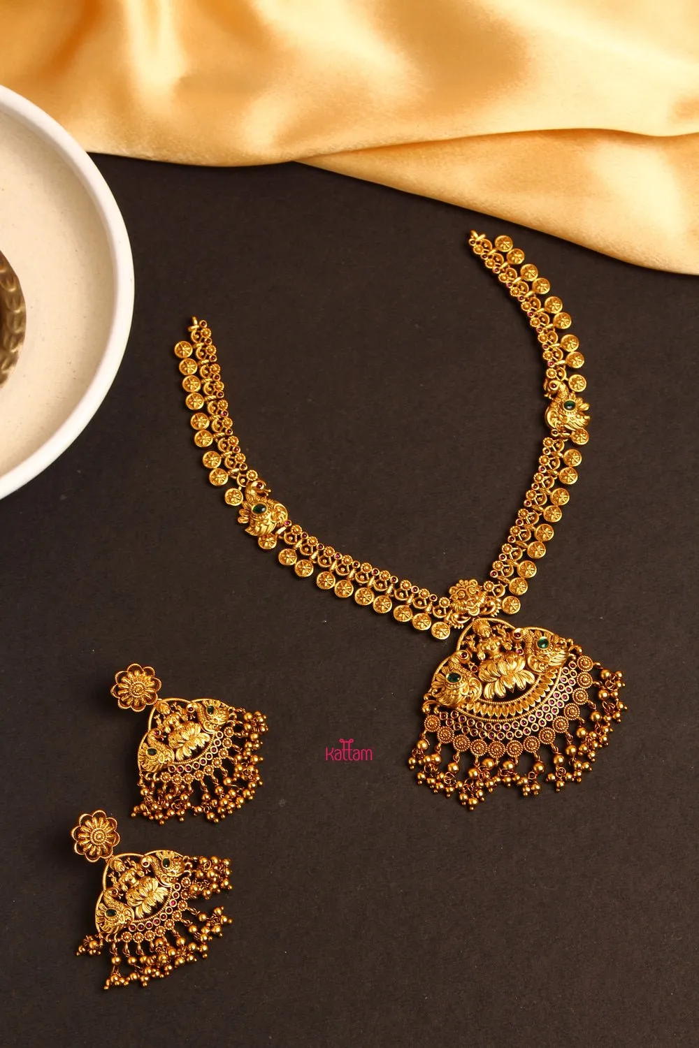 Golden Trims Coin Short Necklace Set