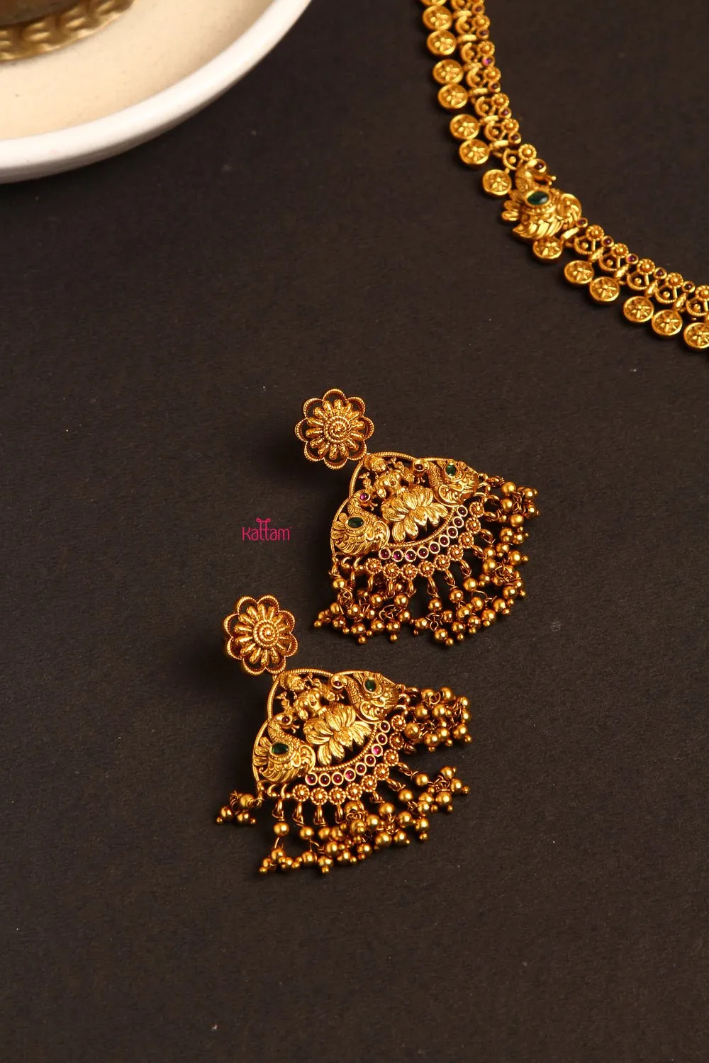 Golden Trims Coin Short Necklace Set