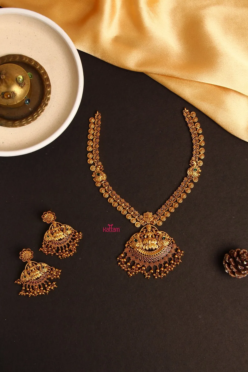 Golden Trims Coin Short Necklace Set