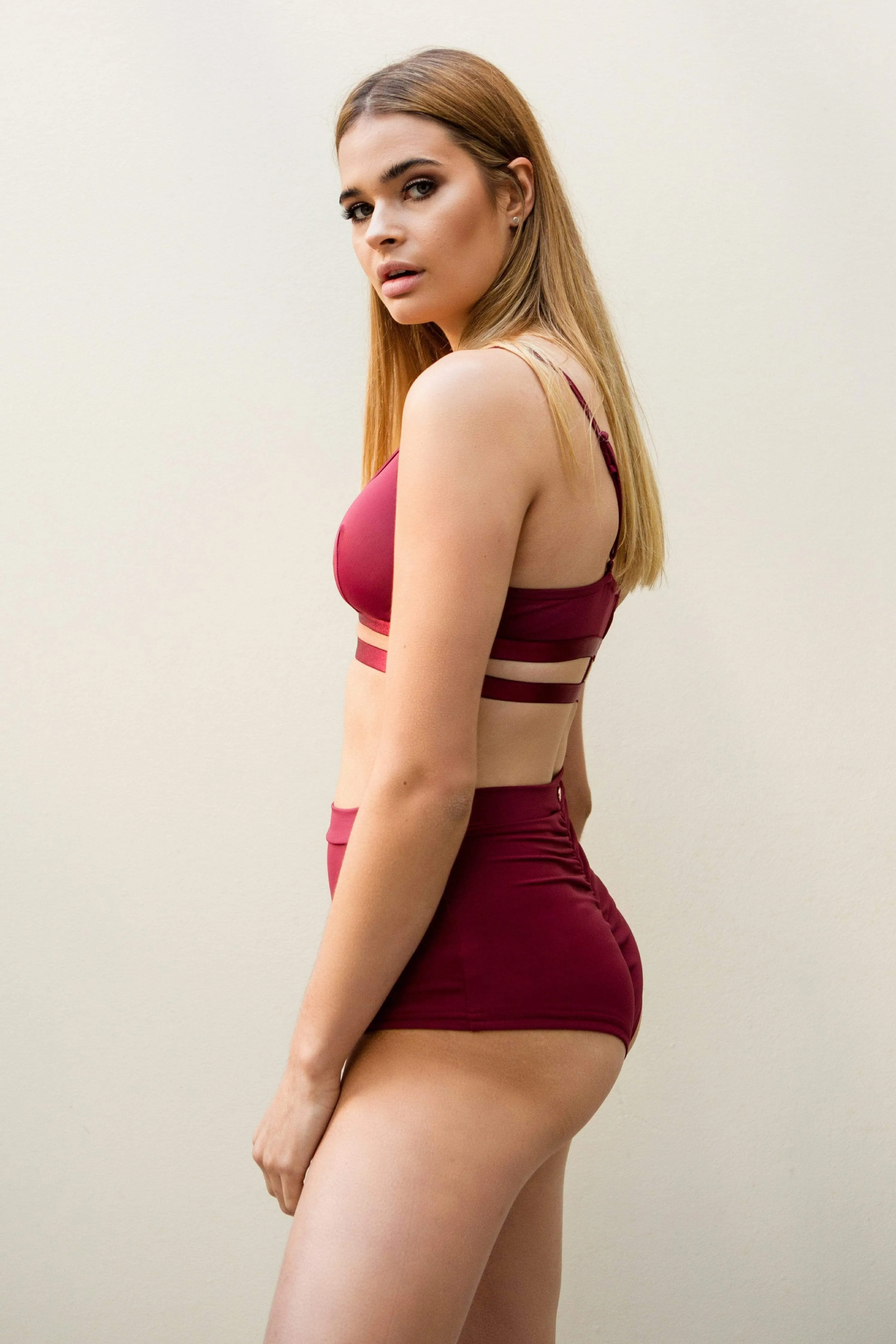 High Waist Basic Shorts - Wine