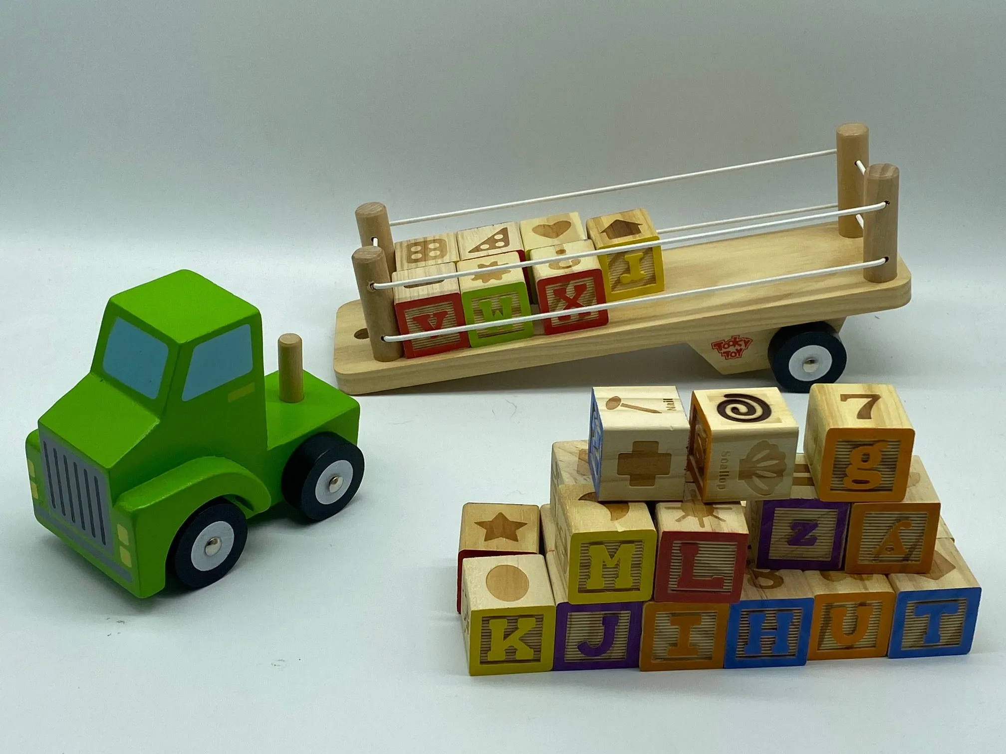 Learning toy Truck: Wooden kids alphabet and numbers toy truck