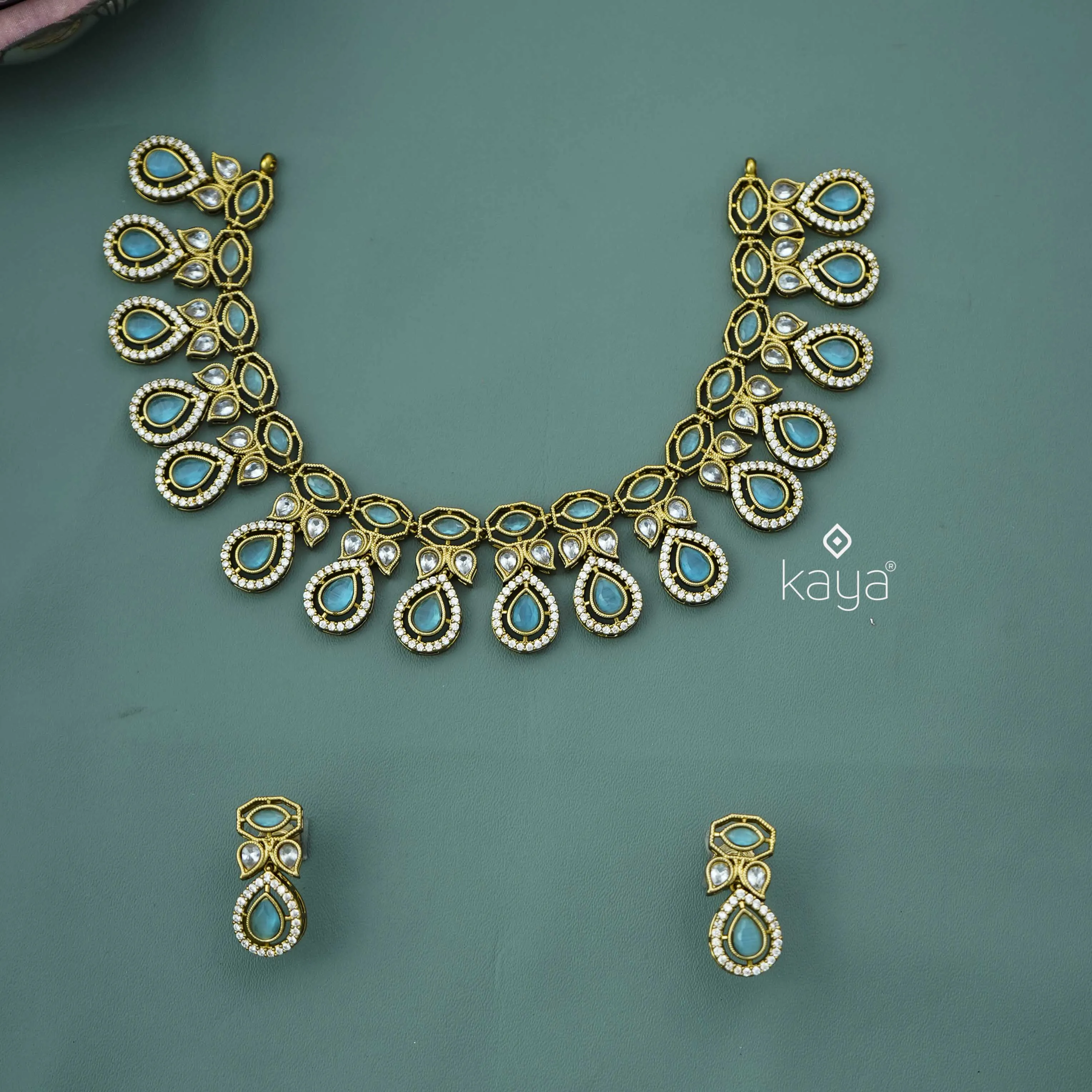 SC100931 Victorian AD Necklace with matching Earrings (color option)