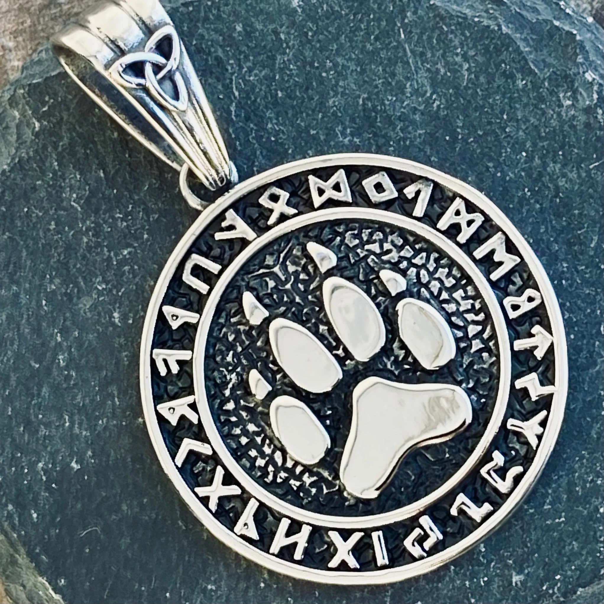 Viking - Viking Bear Paw Round Pendant - Necklace (814)